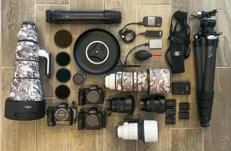 Best Gear for Shooting Low-Light Photography: Essential Equipment and Tips