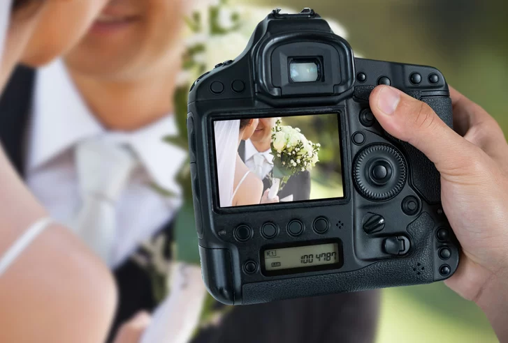 Best Photography Gear for Weddings: Top Camera Equipment and Tools You Need