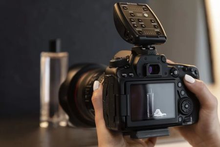 How to Photograph Reflective Surfaces Without Glare: Expert Tips and Techniques