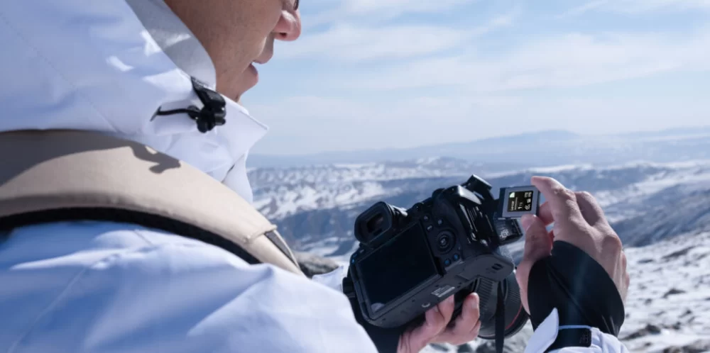 Why Choosing a Camera with Dual Memory Cards Enhances Your Photography Experience