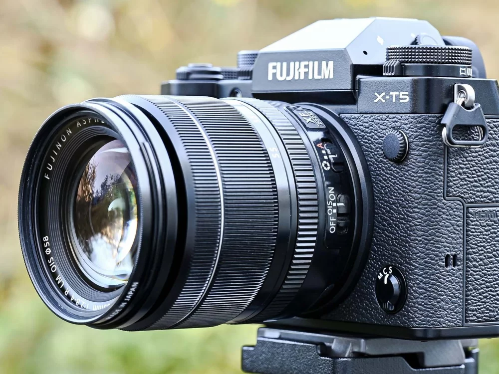 Best Camera for Vloggers Under 1500 Dollars: A Detailed Guide for Enthusiasts